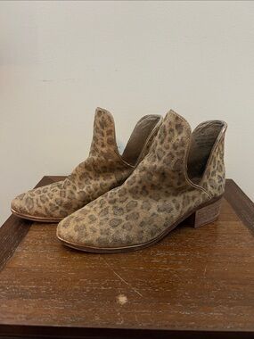 Coconuts by Matisse Leopard Suede Cutout Ankle Booties - Brown/Tan